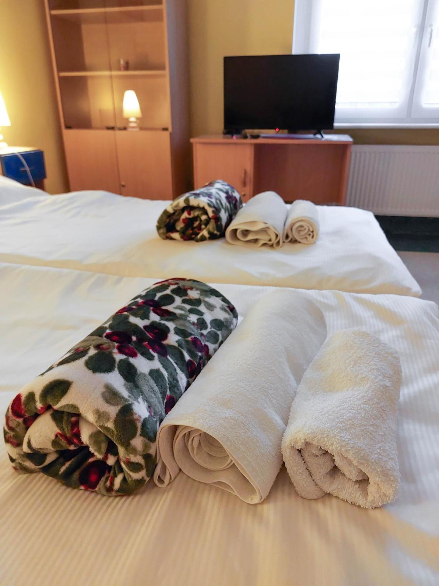 Pod Starymi Lipami Appartement Szczecin Buitenkant foto