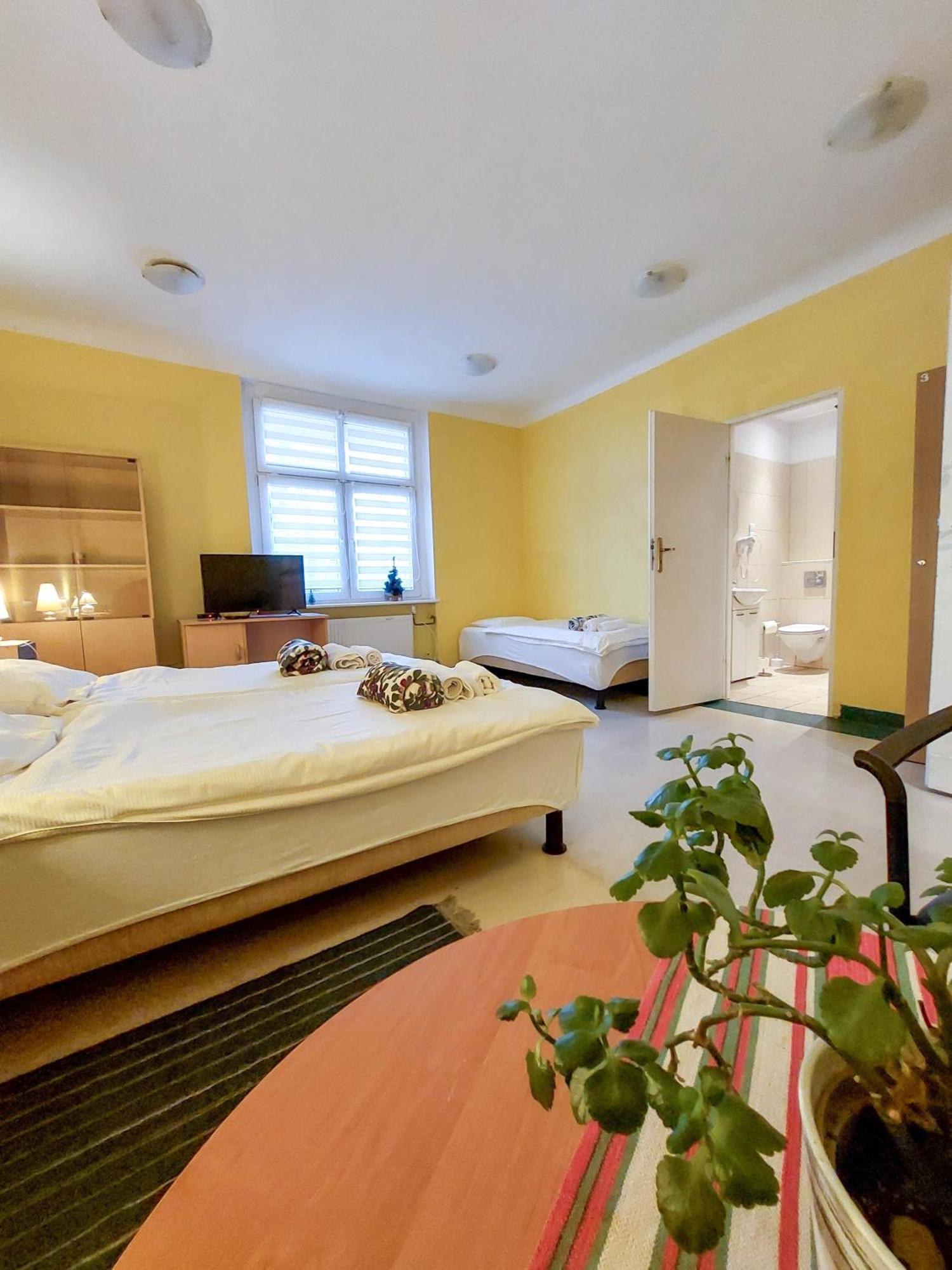 Pod Starymi Lipami Appartement Szczecin Buitenkant foto