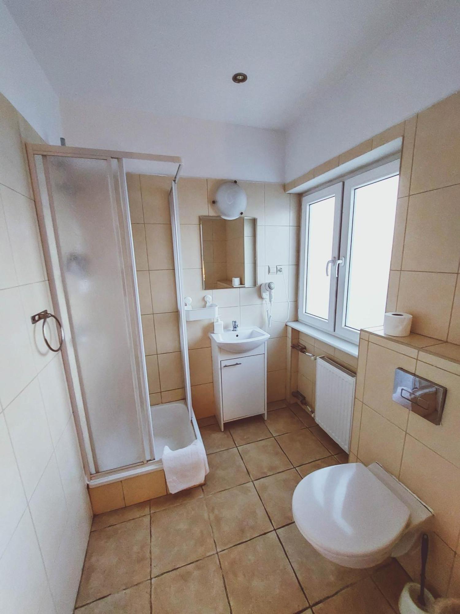Pod Starymi Lipami Appartement Szczecin Buitenkant foto