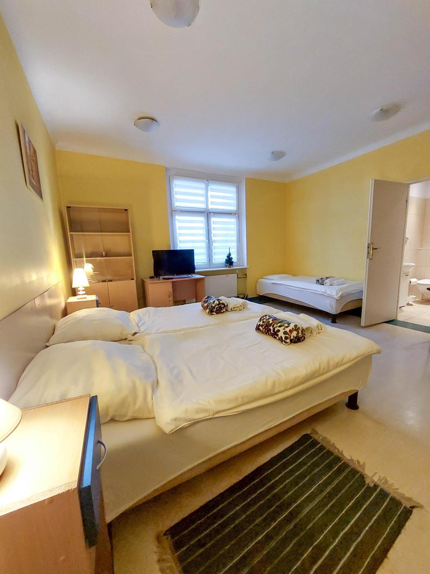 Pod Starymi Lipami Appartement Szczecin Buitenkant foto